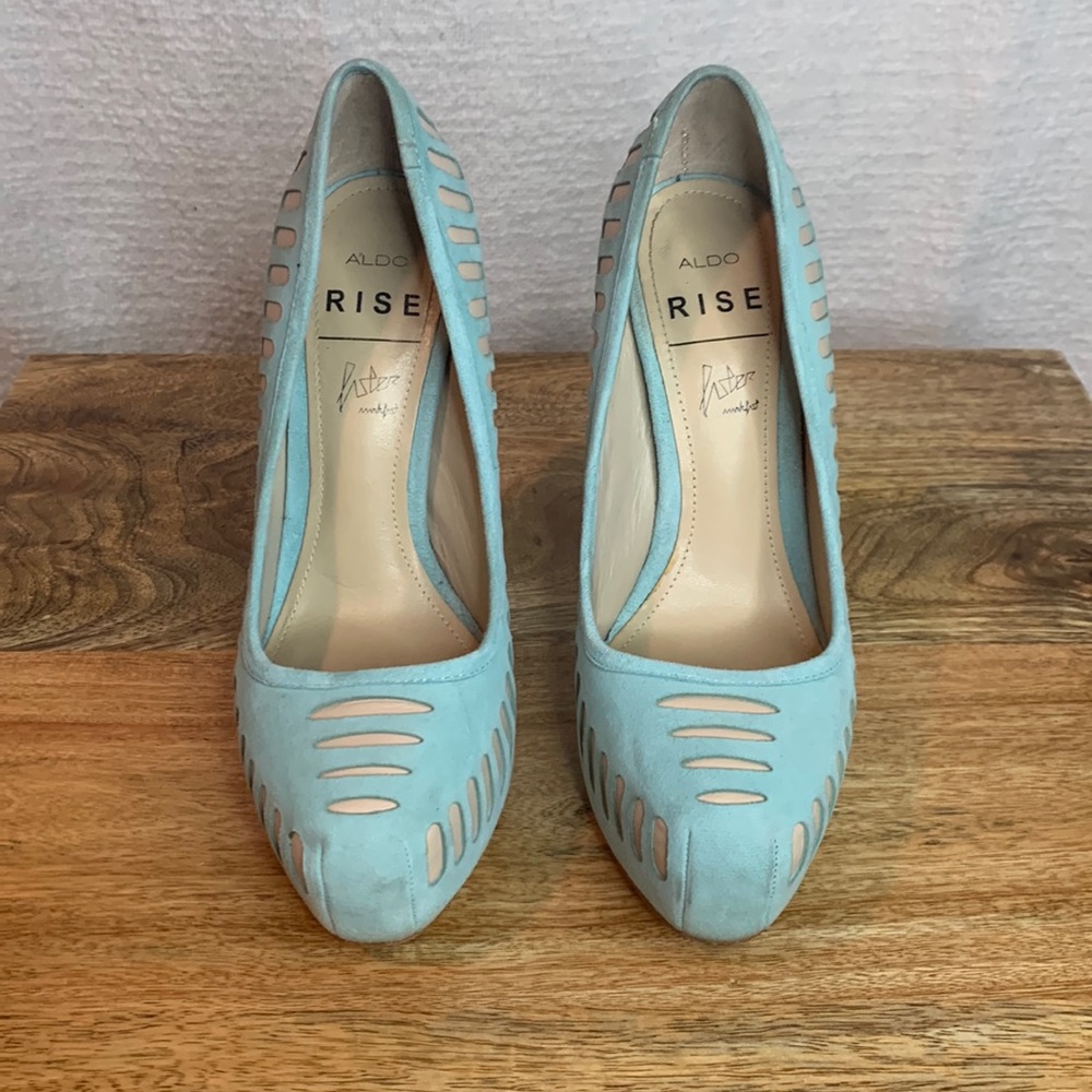 Aldo Baby blue stiletto hidden platform blue suede shoes